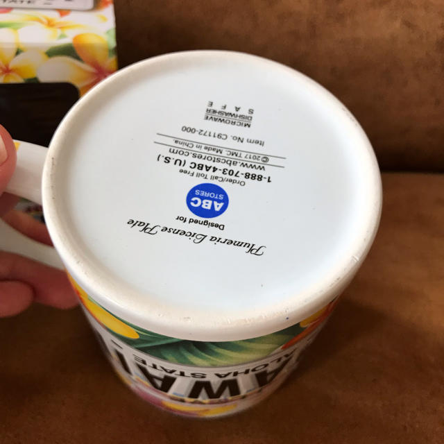 未使用 ハワイ Hawaii マグカップ ホノルルクッキー 缶 ABCstore インテリア/住まい/日用品のキッチン/食器(グラス/カップ)の商品写真