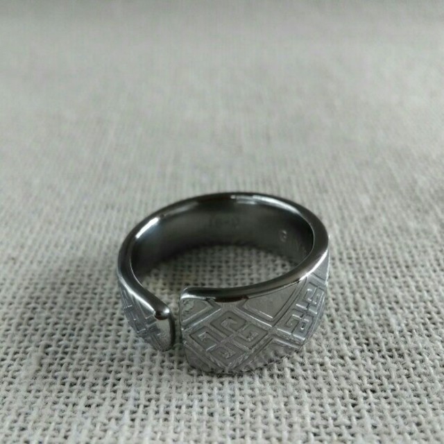 GIVENCHY(ジバンシィ)のスプーンリング メンズのアクセサリー(リング(指輪))の商品写真