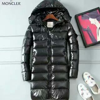 MONCLER - MONCLER ダウンジャケットの通販｜ラクマ