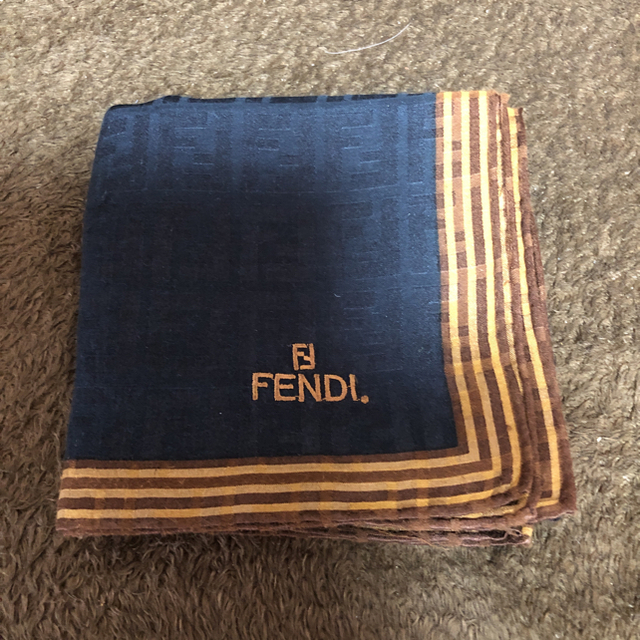 FENDI(フェンディ)のFENDIスカーフハンカチーフ レディースのファッション小物(バンダナ/スカーフ)の商品写真