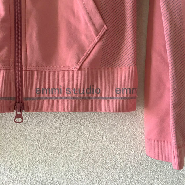 emmi atelier(エミアトリエ)の専用ページ emmi yoga パーカー スポーツ/アウトドアのトレーニング/エクササイズ(ヨガ)の商品写真