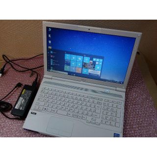 フジツウ(富士通)の富士通 白 i7 15.6" 8GB 1TB office2016 ブルーレイ(ノートPC)