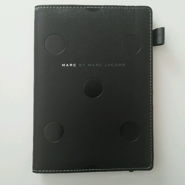 MARC BY MARC JACOBS(マークバイマークジェイコブス)のマークの手帳カバー☆ スマホ/家電/カメラのスマホアクセサリー(モバイルケース/カバー)の商品写真