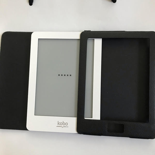 Rakuten - 【美品】KOBO CE0560 シルバー 黒カバー付きの通販 by Rakuten - 【美品】KOBO CE0560 シルバー 黒カバー付きの通販 by