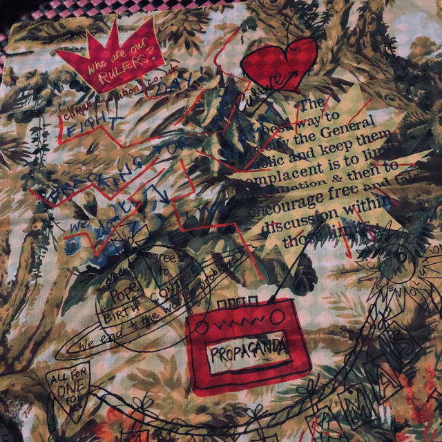 Vivienne Westwood(ヴィヴィアンウエストウッド)の大判ハンカチ ビビアンウェストウッド ハンドメイドのファッション小物(ハンカチ/バンダナ)の商品写真