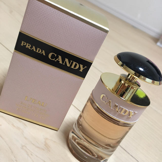 PRADA(プラダ)のPRADA キャンディロー オードトワレ（30ml） コスメ/美容の香水(香水(女性用))の商品写真