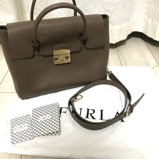 Furla(フルラ)のフルラ メトロポリス ミディアム ブラウン バッグ レディースのバッグ(ハンドバッグ)の商品写真