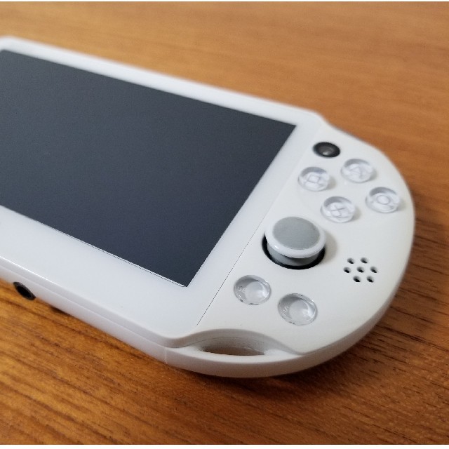 ps vita PCH-2000 32GBカード付き　おまけソフト2本 2