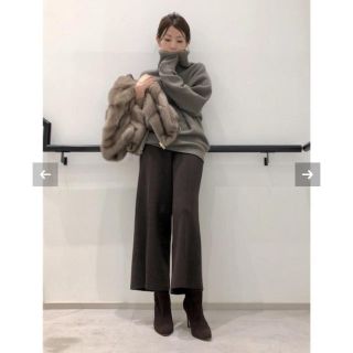 アパルトモンドゥーズィエムクラス(L'Appartement DEUXIEME CLASSE)の完売◆新品、タグ付きL'Appartement Knit Cropped パンツ(クロップドパンツ)