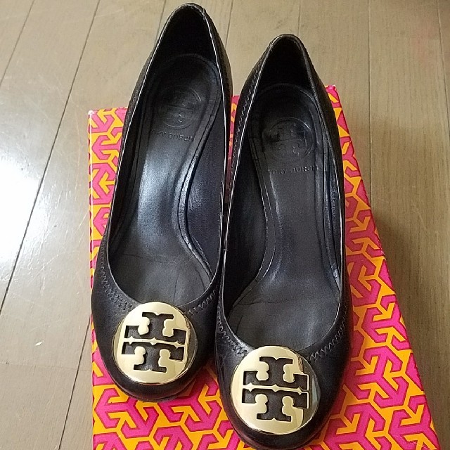 Tory Burch(トリーバーチ)のかえこ様専用☆TORY BURCH パンプス　23.5 レディースの靴/シューズ(ハイヒール/パンプス)の商品写真