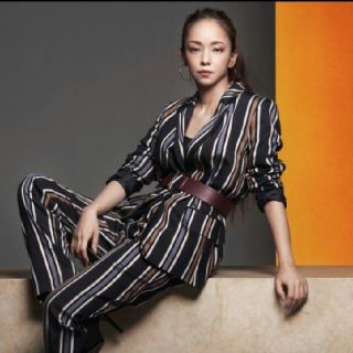 エイチアンドエム(H&M)の【aki★様】H&M×安室奈美恵コラボ ストライプテーパードパンツ サイズ38P(カジュアルパンツ)