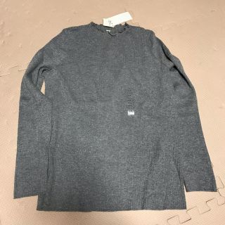 ユニクロ(UNIQLO)のフリルネックセーター2色セット(ニット/セーター)