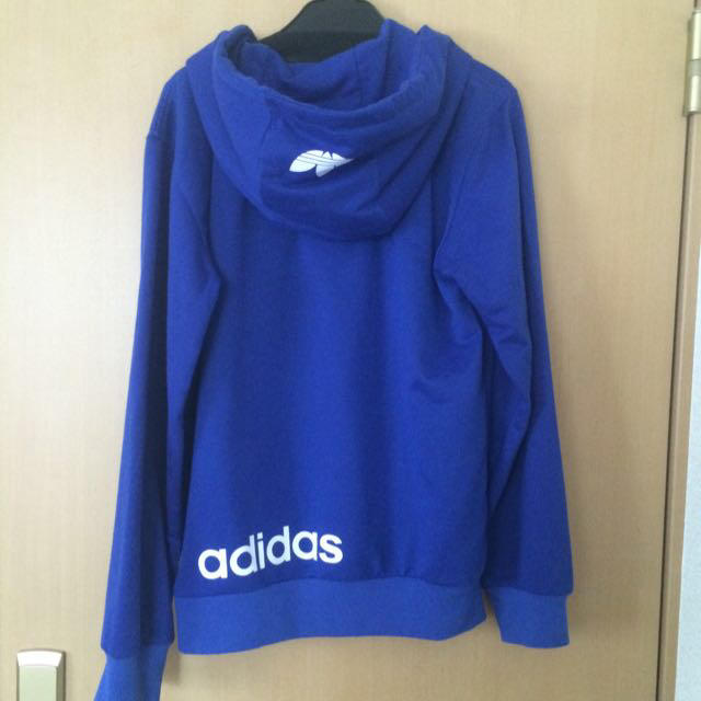 adidas(アディダス)のadidasパーカー レディースのトップス(パーカー)の商品写真