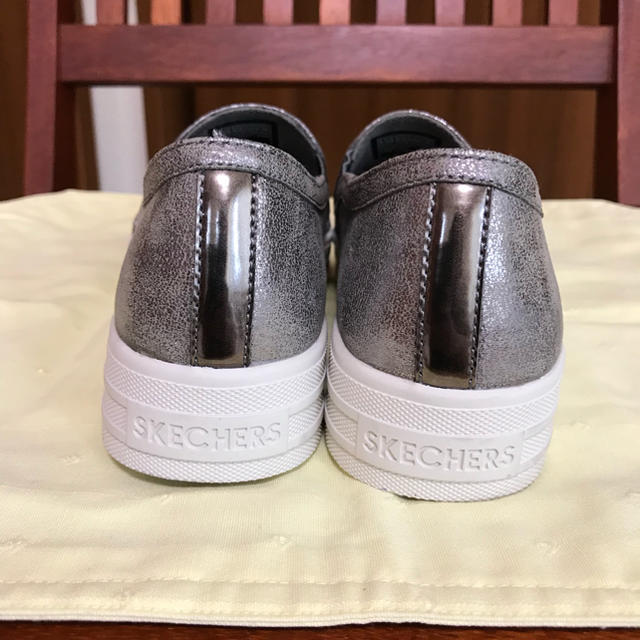 SKECHERS(スケッチャーズ)のスケッチャーズ スリッポン 22.5cm レディースの靴/シューズ(スリッポン/モカシン)の商品写真