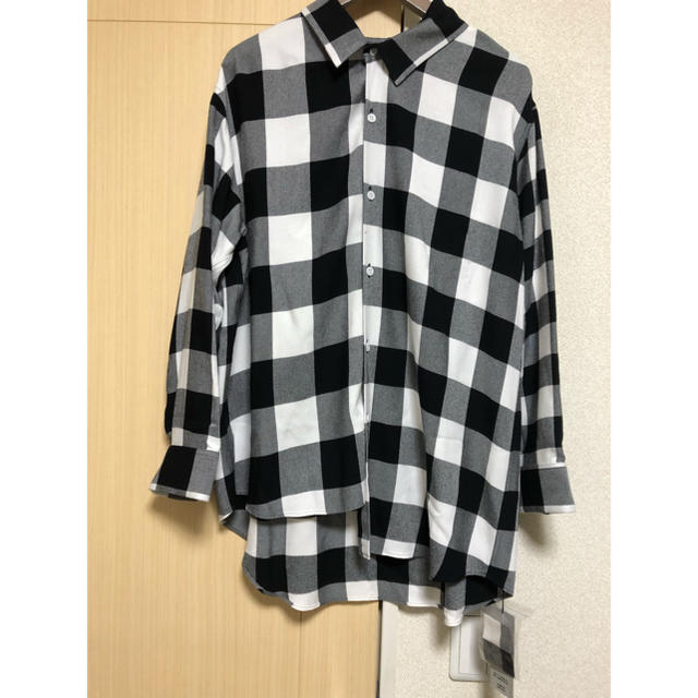 LAD MUSICIAN(ラッドミュージシャン)の新様専用 新品 LAD MUSICIAN★18aw アシンメトリー シャツ 黒白 メンズのトップス(シャツ)の商品写真