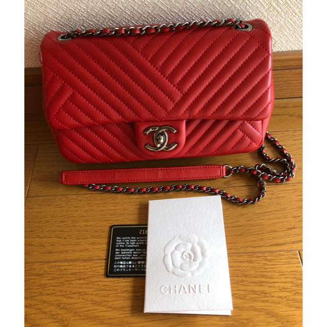 CHANEL(シャネル)のCHANEL シェブロンバッグ レディースのバッグ(ショルダーバッグ)の商品写真