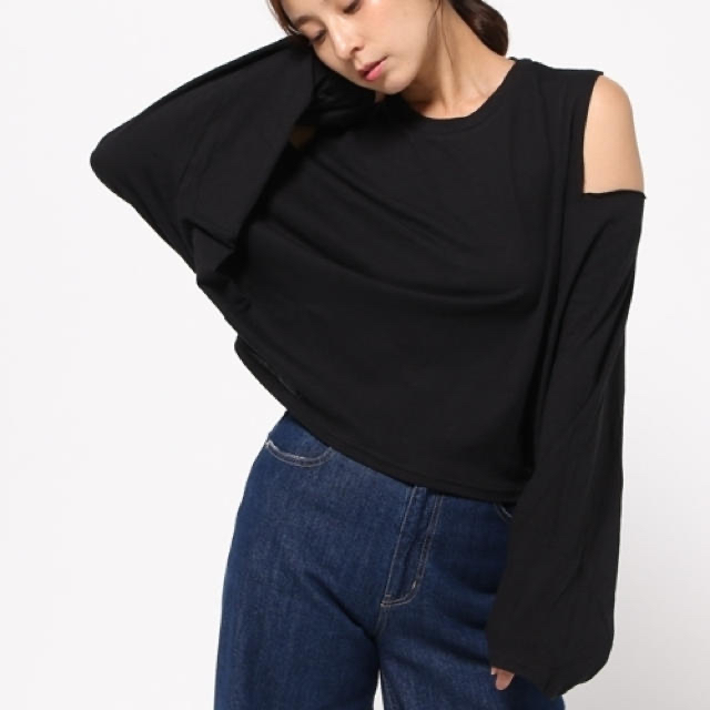 SLY(スライ)のSLYスライ 2Way tops オフショルカットソー黒murua moussy レディースのトップス(カットソー(長袖/七分))の商品写真