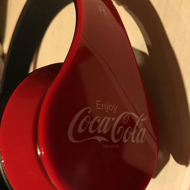 コカ・コーラ(コカコーラ)のcoca cola ヘットフォン スマホ/家電/カメラのオーディオ機器(ヘッドフォン/イヤフォン)の商品写真