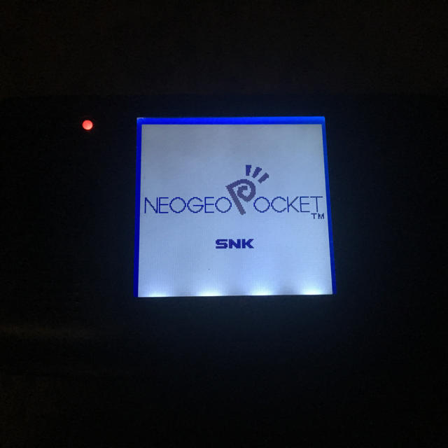 NEOGEO(ネオジオ)のバックライト搭載ネオジオポケット モノクロ 白ライト エンタメ/ホビーのゲームソフト/ゲーム機本体(携帯用ゲーム機本体)の商品写真