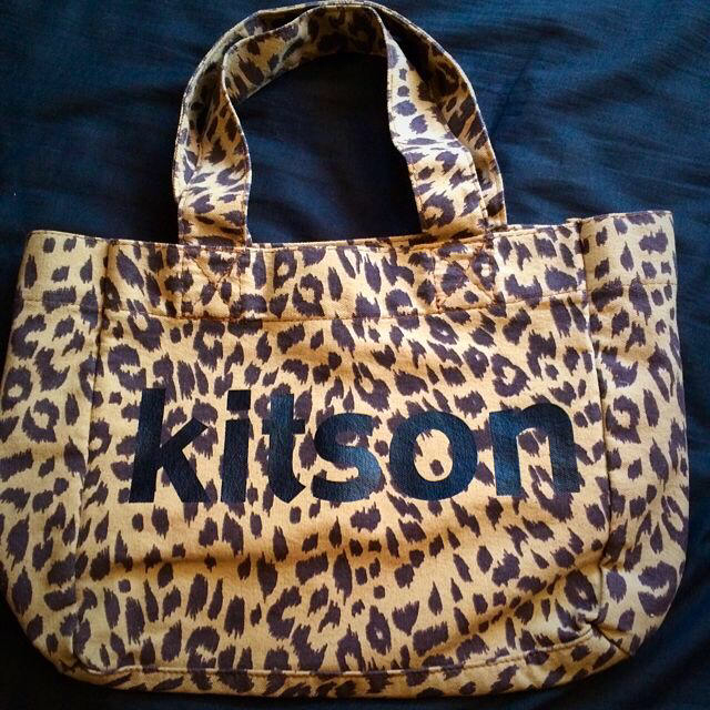 KITSON(キットソン)のkitson 豹柄布バッグ レディースのバッグ(ハンドバッグ)の商品写真