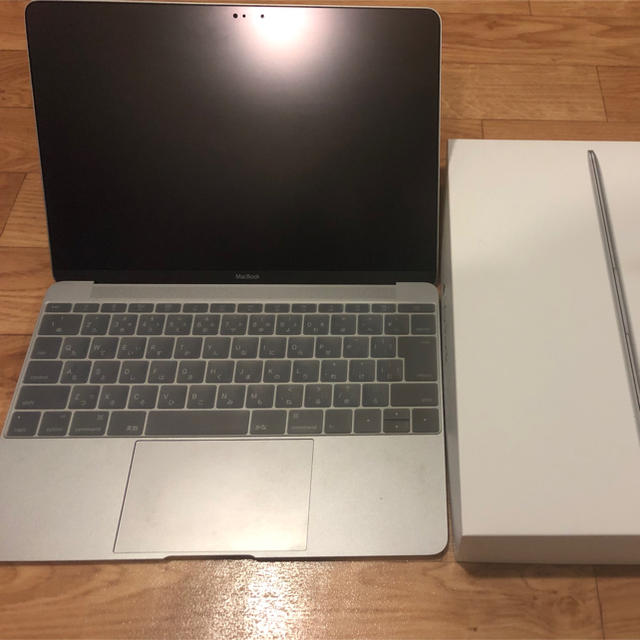 Mac (Apple)(マック)のmacbook 12インチ 必須級のおまけ付き 美品 256G スペースグレー スマホ/家電/カメラのPC/タブレット(ノートPC)の商品写真