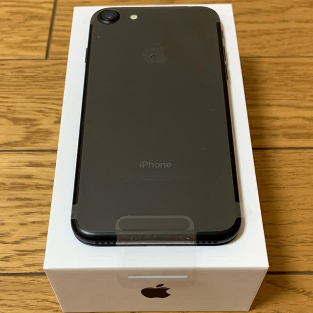 Apple(アップル)のiPhone7 スマホ/家電/カメラのスマートフォン/携帯電話(スマートフォン本体)の商品写真