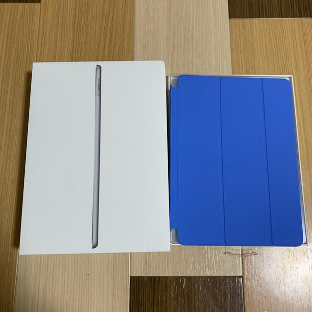 Apple(アップル)のiPad 6th 2018 Wi-Fiモデル 32GB スペースグレイ おまけ有 スマホ/家電/カメラのPC/タブレット(タブレット)の商品写真