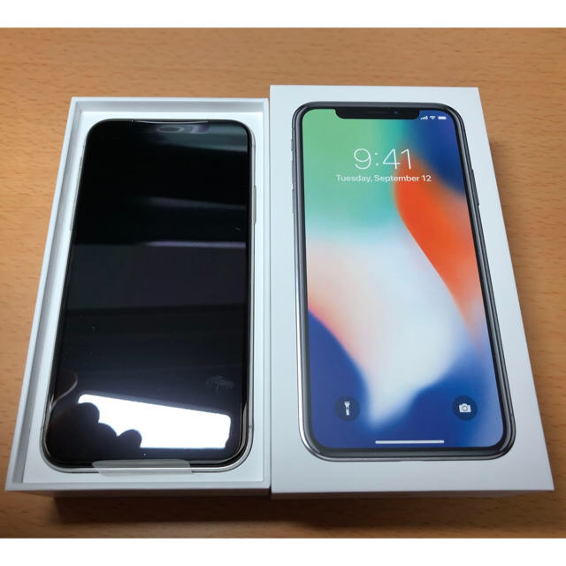 新品未使用 iPhoneX シルバー 64GB docomo SIMフリー保証