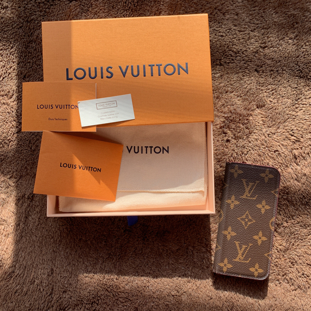 LOUIS VUITTON - ルィヴィトンiPhoneケースの通販 by ♥️👑tiara’s shop👑♥️｜ルイヴィトンならラクマ