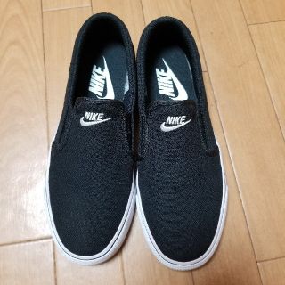 ナイキ(NIKE)のnike toki スリッポン　23.5(スニーカー)