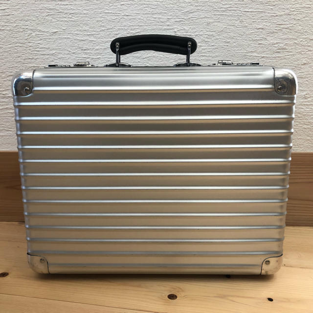 RIMOWA(リモワ)のnabe0424様専用 リモワ RIMOWA クラシックフライト25L メンズのバッグ(トラベルバッグ/スーツケース)の商品写真