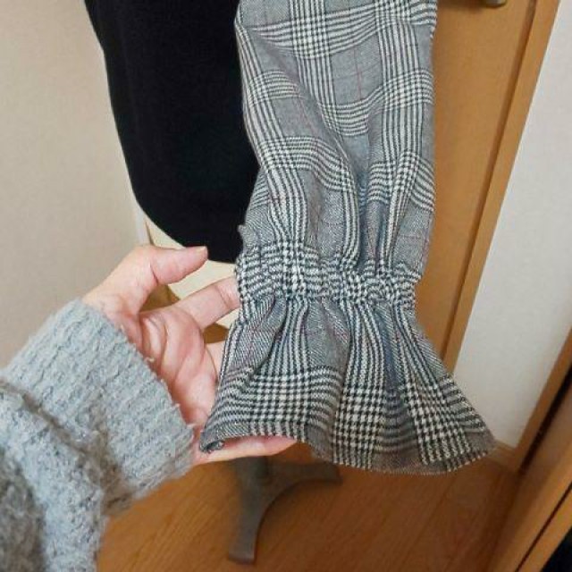 しまむら(シマムラ)の袖 グレンチェックセーター レディースのトップス(ニット/セーター)の商品写真