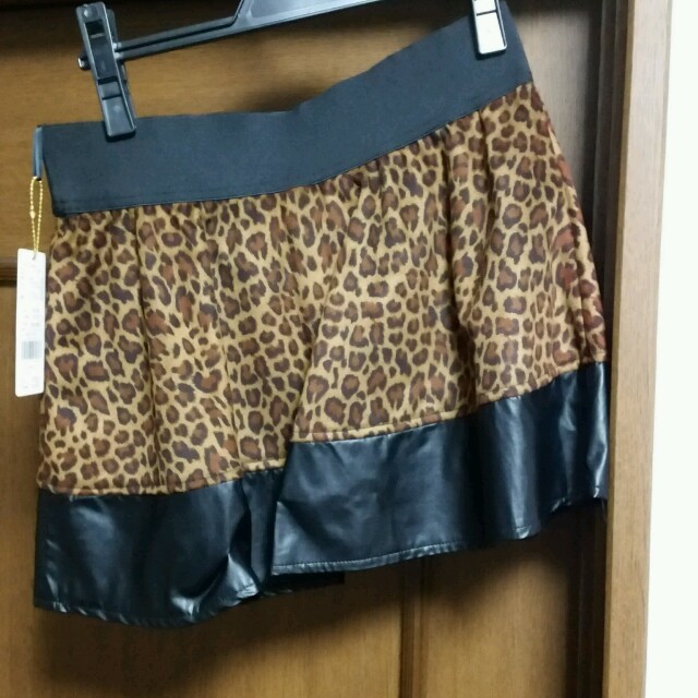 CECIL McBEE(セシルマクビー)のヒョウ柄スカート レディースのスカート(ミニスカート)の商品写真