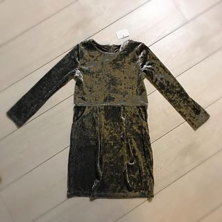 エイチアンドエム(H&M)の新品♡ベロア素材ワンピース100(ワンピース)