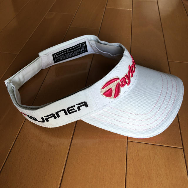 TaylorMade(テーラーメイド)のTaylorMade テイラーメイド サンバイザー レディース 未使用  スポーツ/アウトドアのゴルフ(その他)の商品写真