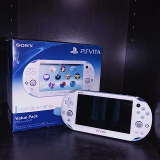 プレイステーションヴィータ(PlayStation Vita)のPSVITA Light Blue / White Value Pack(家庭用ゲーム機本体)