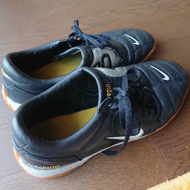 NIKE - NIKE total90 コート用フットサルシューズ 28cmの通販 by NIKE - NIKE total90 コート用フットサルシューズ 28cmの通販 by