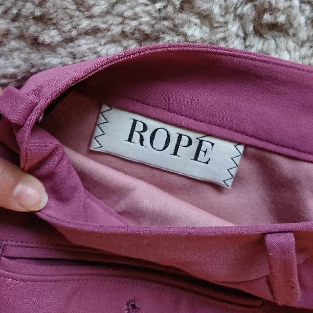 ROPE’(ロペ)のROPE　パンツ　暗めのピンク〜パープル系 レディースのパンツ(カジュアルパンツ)の商品写真