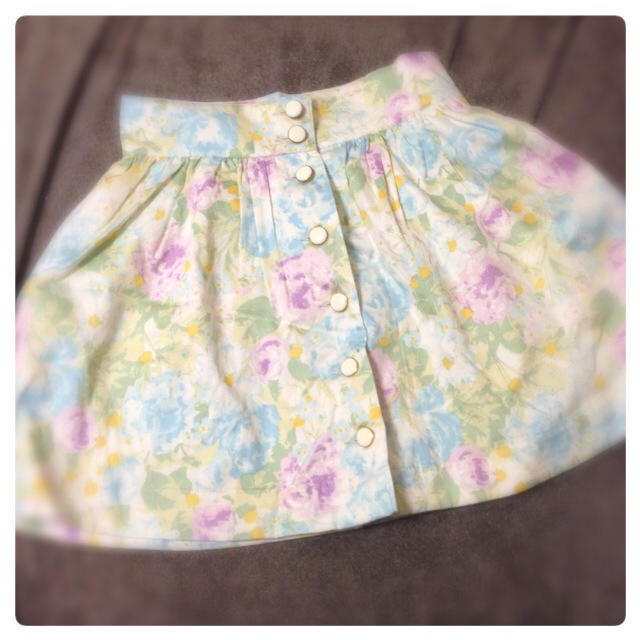 H&M(エイチアンドエム)のH&M 水彩花柄スカート レディースのスカート(ミニスカート)の商品写真