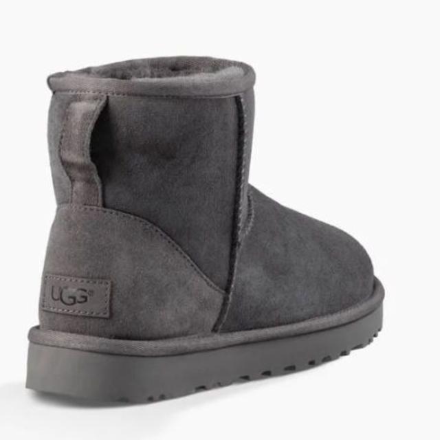 UGG(アグ)の【新品特価】UGG CLASSIC MINI Ⅱ　アグクラシックミニ　25㎝ レディースの靴/シューズ(ブーツ)の商品写真