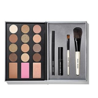 ボビイブラウン(BOBBI BROWN)のBOBBIBROWN クリスマスコフレ 新品 美品 ボビイブラウン パレット(コフレ/メイクアップセット)