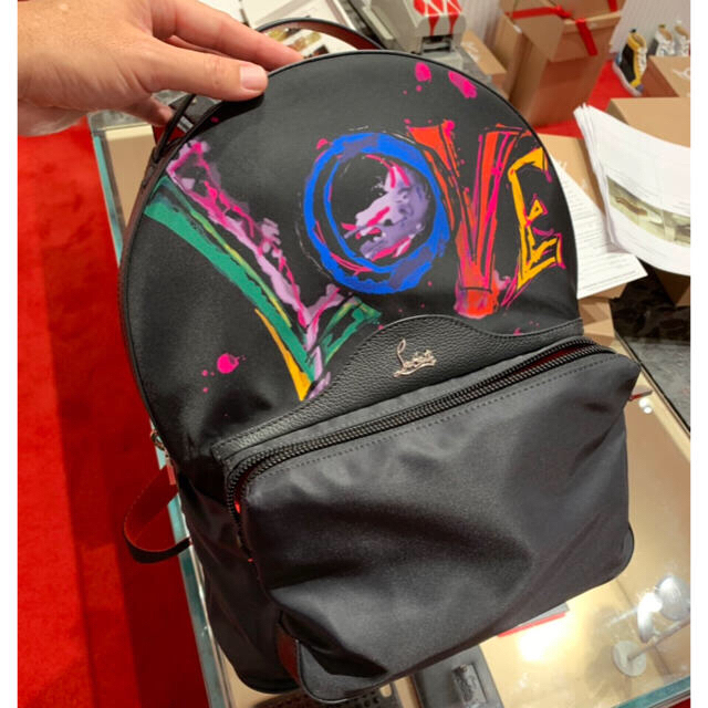 格安販売の Christian Louboutin LOVE バックパック ルブタン 正規品
