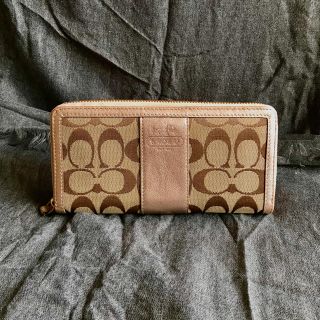 コーチ(COACH)の【COACH】シグネチャー柄ラウンドファスナー長財布/ベージュ×ピンクゴールド(財布)