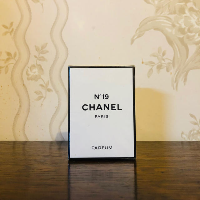 CHANEL - 【新品未開封】シャネル№19 14mlの通販 by おはな 's shop｜シャネルならラクマ