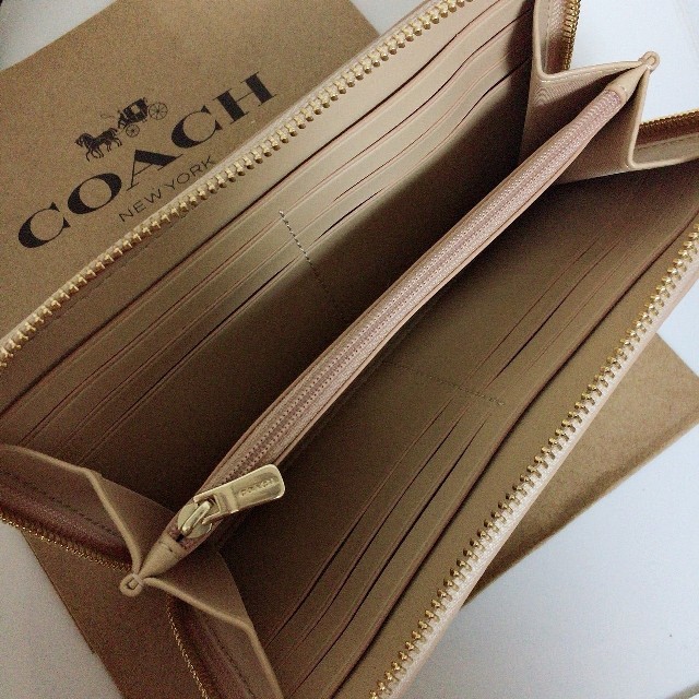 COACH(コーチ)の新品　COACH　長財布　人気　ジャガード　ミルク　ベージュ　 レディースのファッション小物(財布)の商品写真