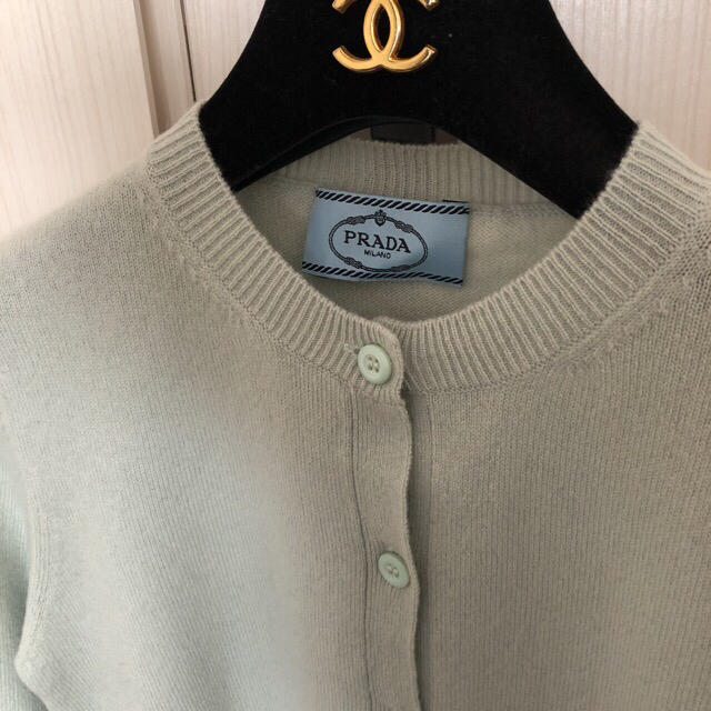 PRADA(プラダ)の専用♡美品♡プラダ♡カシミア100%カーディガン♡訳あり レディースのトップス(カーディガン)の商品写真