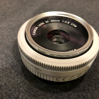 キヤノン(Canon)のほぼ未使用  Canon EF 40mm F2.8 STM ホワイト (レンズ(単焦点))