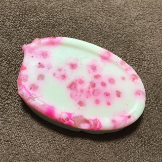 ラッシュ(LUSH)のパールマッサージバー(ボディクリーム)