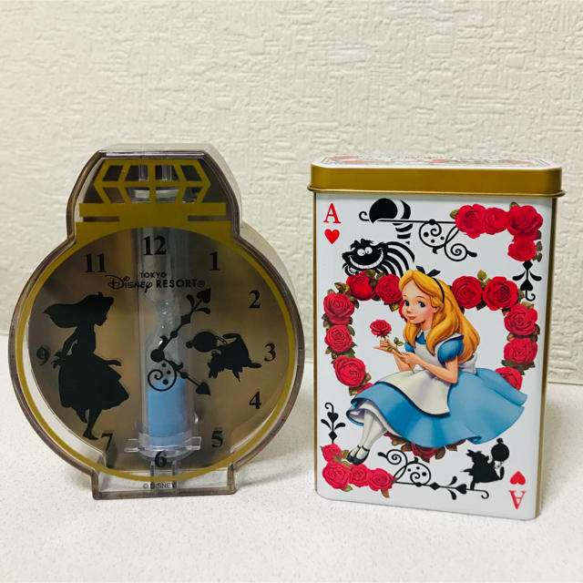 Disney(ディズニー)のディズニー 不思議の国のアリス 懐中時計型ティータイマー、紅茶缶 エンタメ/ホビーのおもちゃ/ぬいぐるみ(キャラクターグッズ)の商品写真