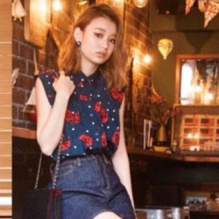 スライ(SLY)のROSA DOTS TOPS  グリーン❣️(カットソー(半袖/袖なし))